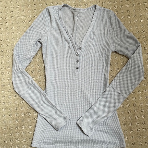 Lululemon light blue/gray long sleeve Henley - Picture 1 of 2